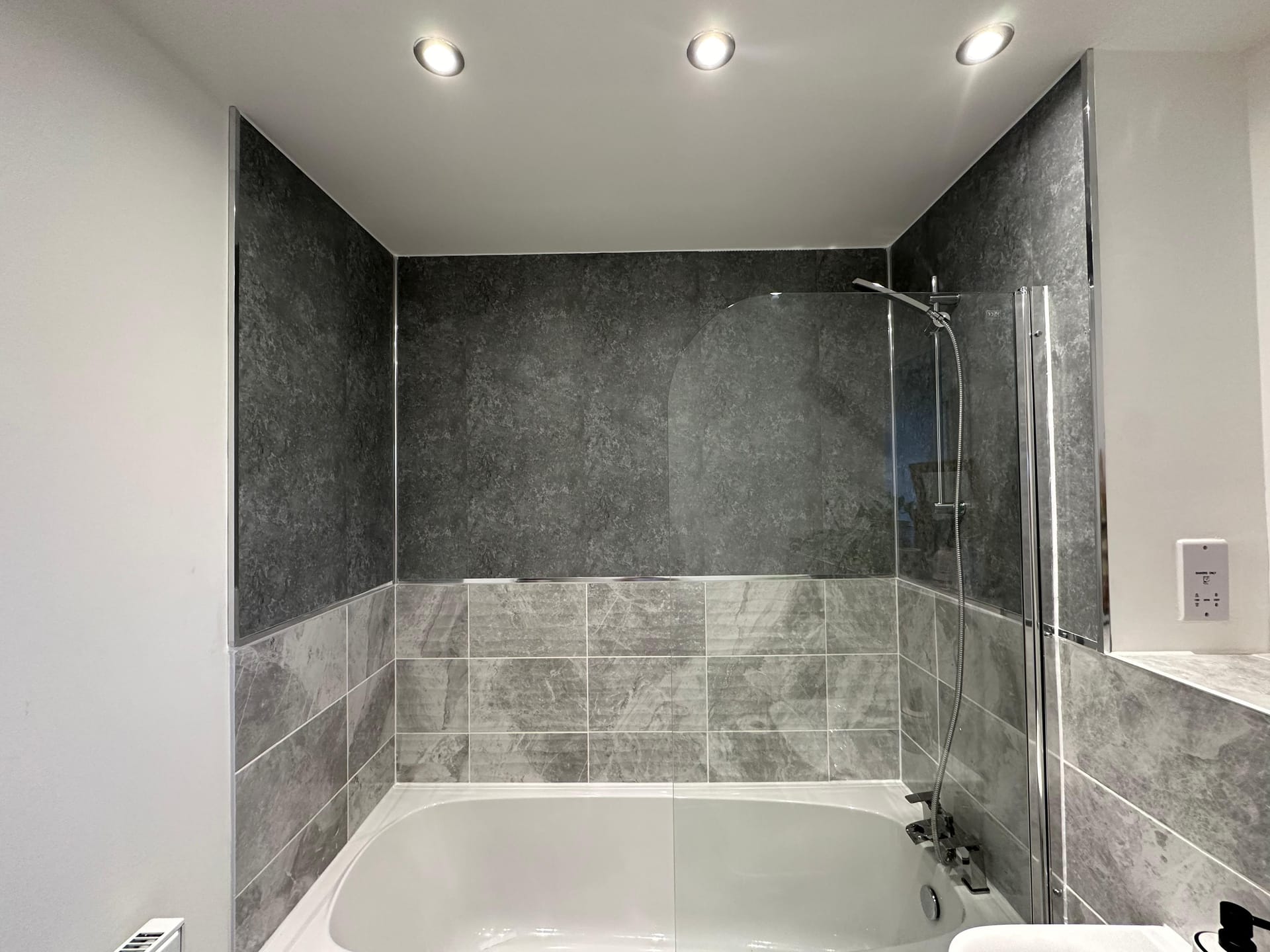 Bathroom Installation / Renovation gallery image 2