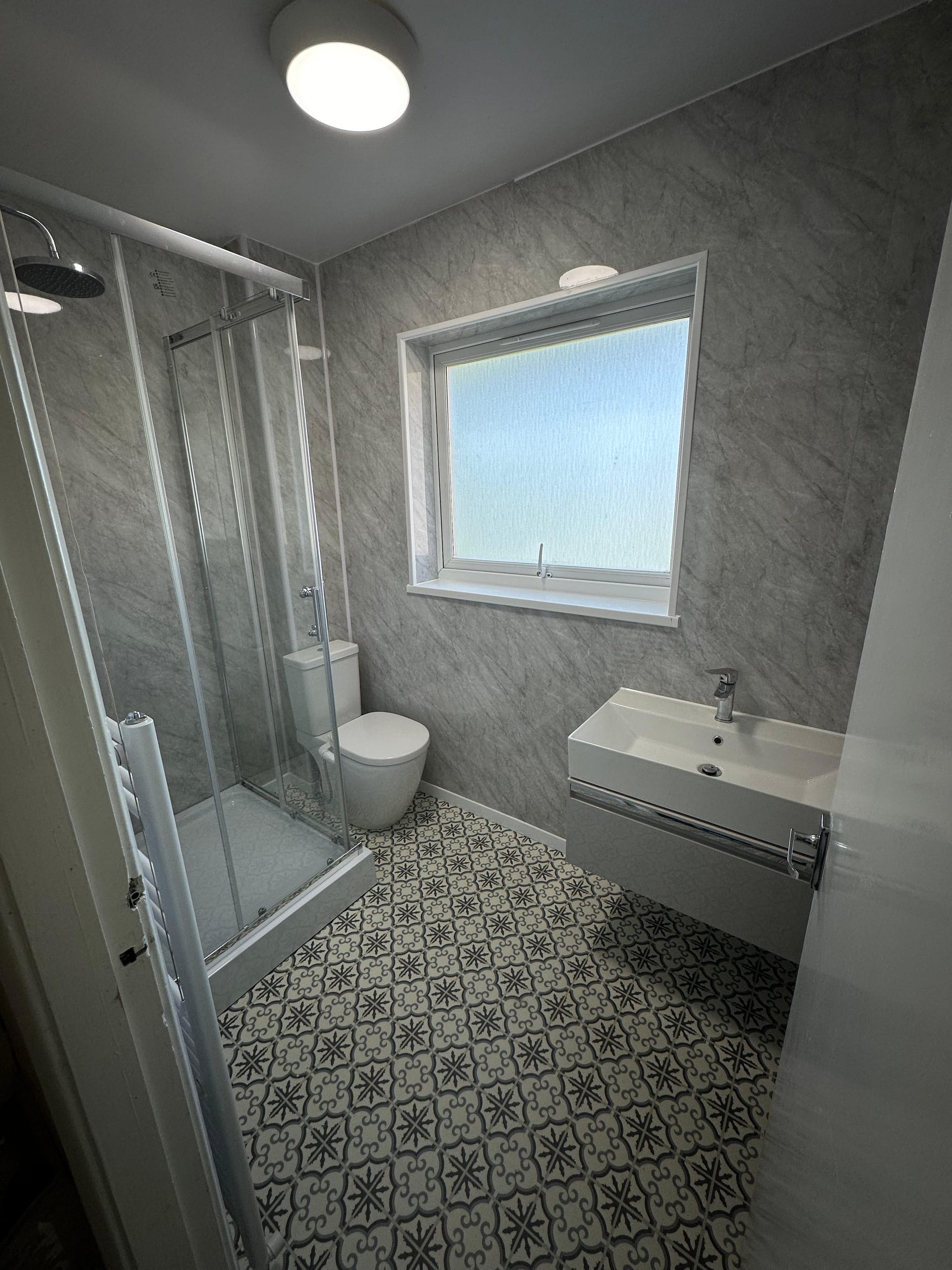 Bathroom Installation / Renovation gallery image 3